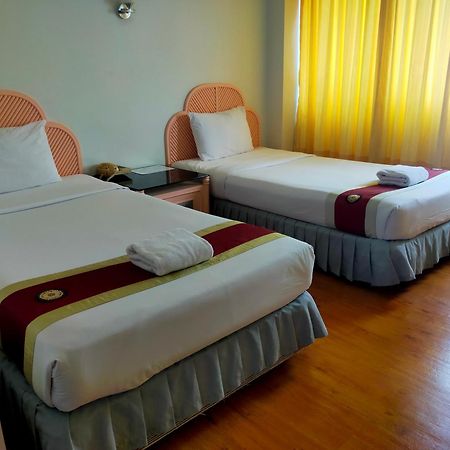 Thumrin Hotel Транг Номер фото