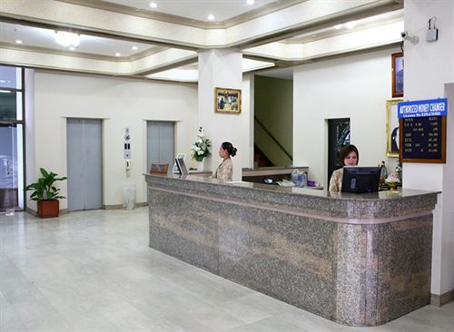 Thumrin Hotel Транг Екстер'єр фото
