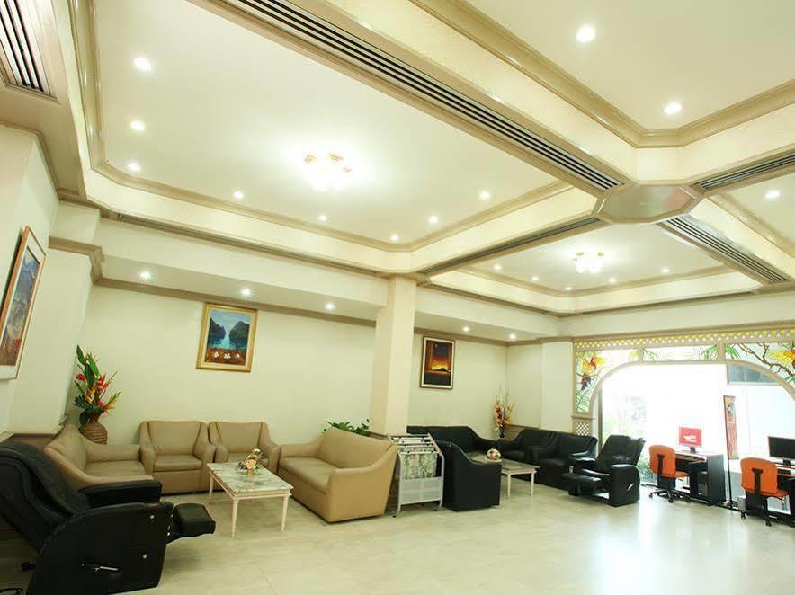 Thumrin Hotel Транг Екстер'єр фото